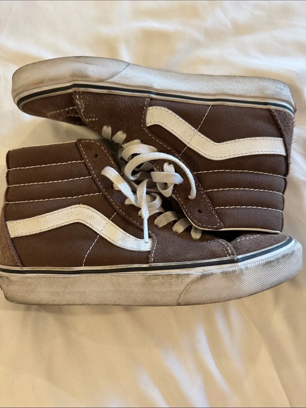 Vans Sk8-Hi sneakers in brown suede